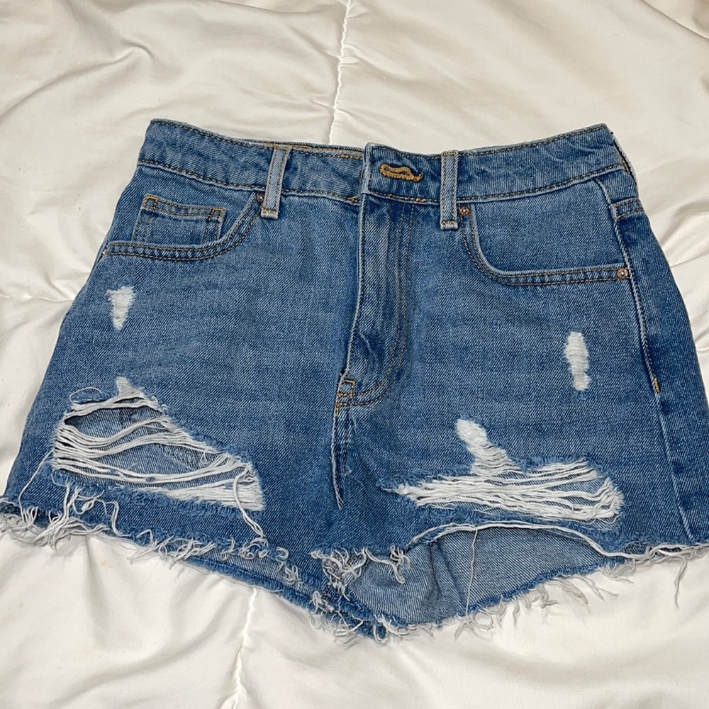 Forever 21 denim ripped short